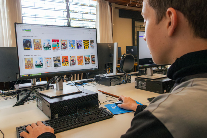 Com educação digital integrada ao currículo, Paraná se antecipa às diretrizes nacionais